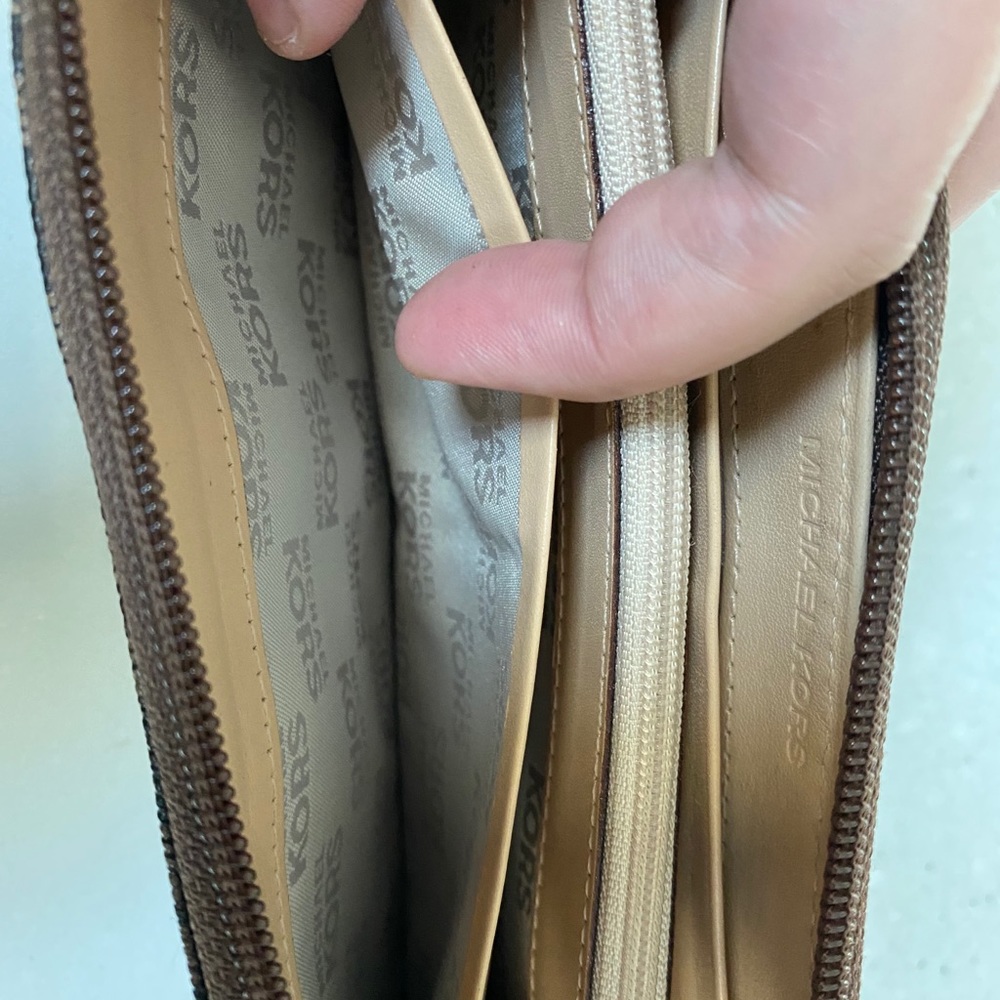 Authentic Michael Kors Logo Wallet - image 7